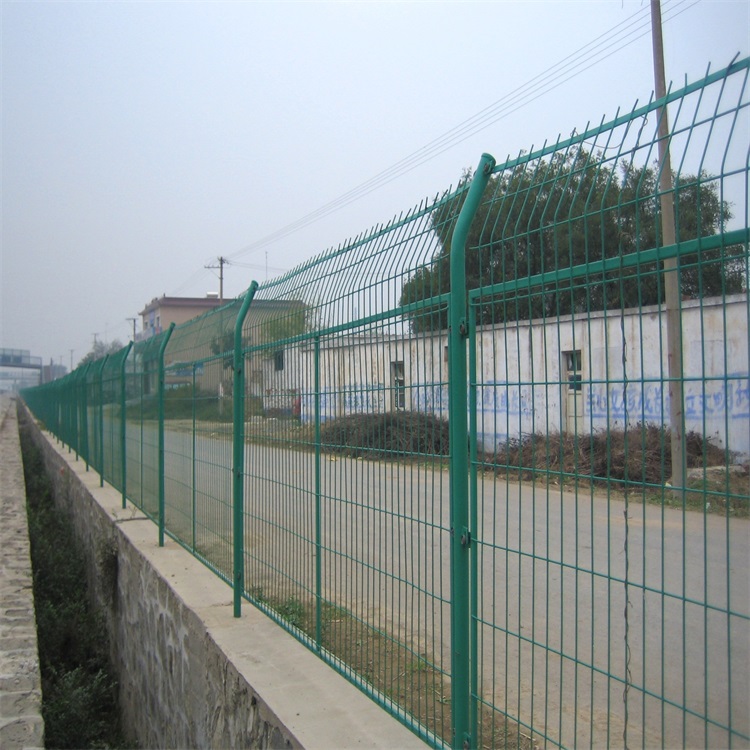 公路隔离栅 - 安平县艾瑞金属丝网有限公司图片2