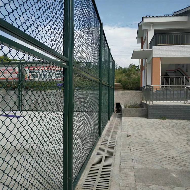 组装分层式体育场围网 - 安平县艾瑞金属丝网有限公司图片1