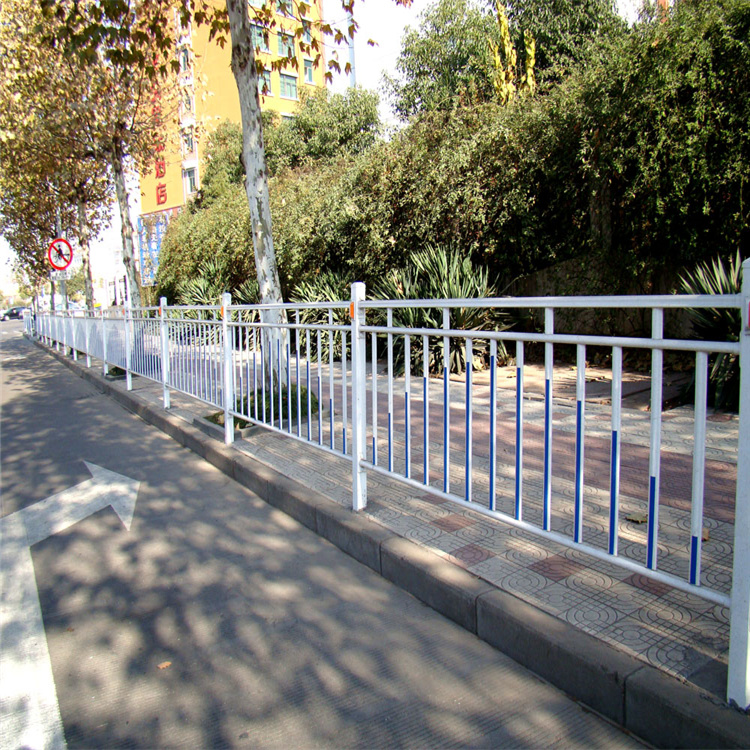 道路锌钢护栏 - 安平县艾瑞金属丝网有限公司图片2